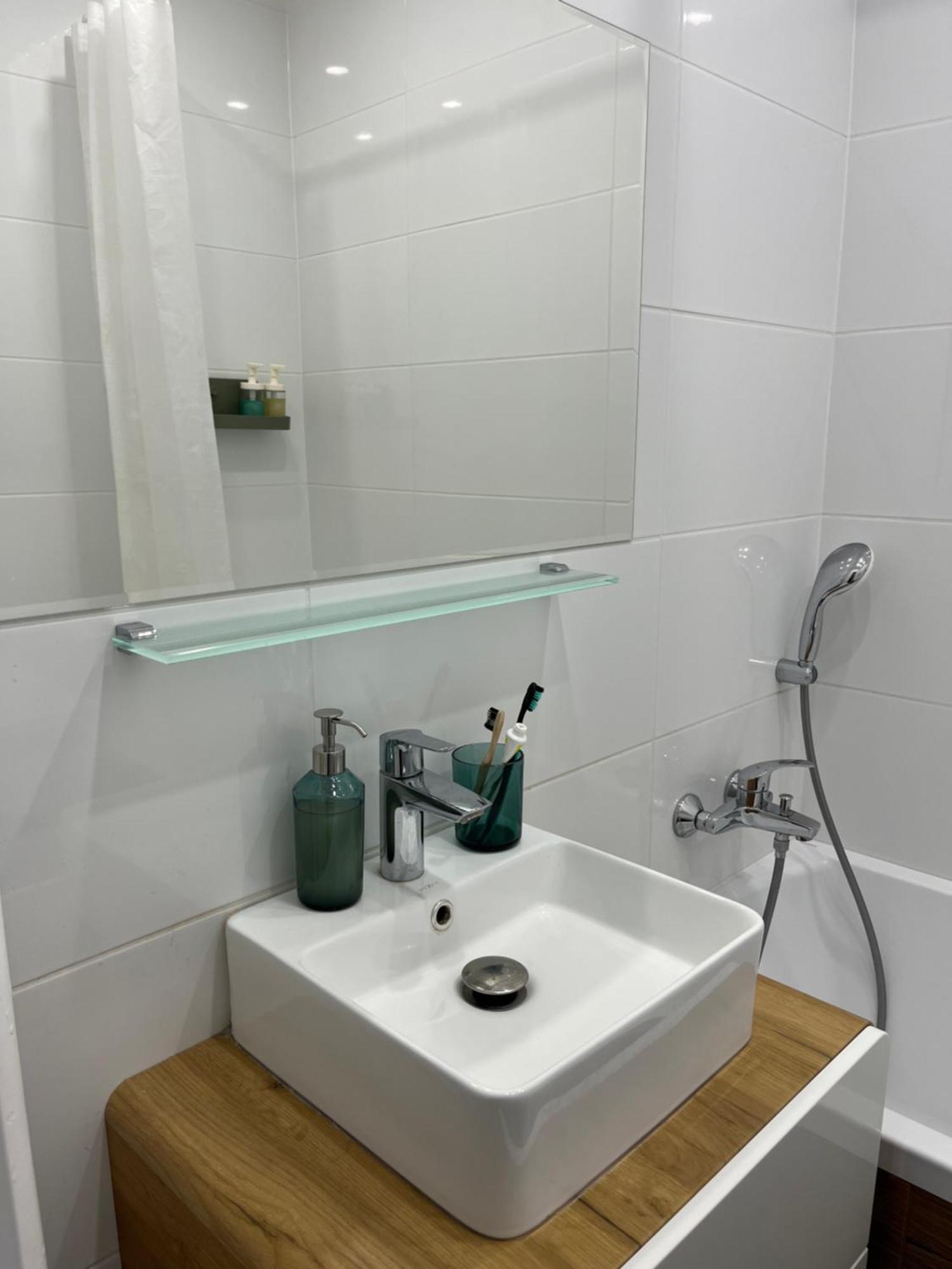 Elegant Escape Iii - Free Parking, Easy Access To Center Apartmán *